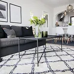 Rdm - Stylish With Ocean Views *